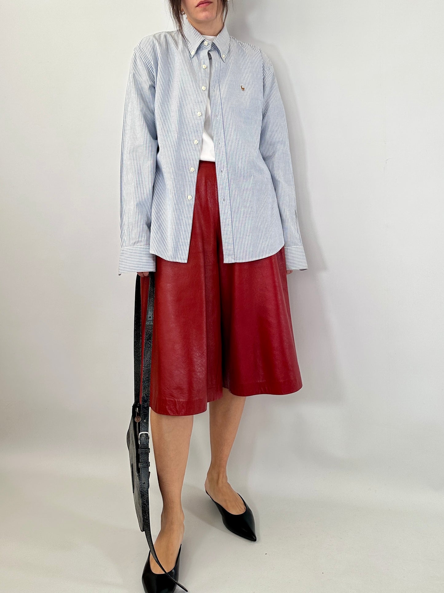 Cherry leather bermuda shorts