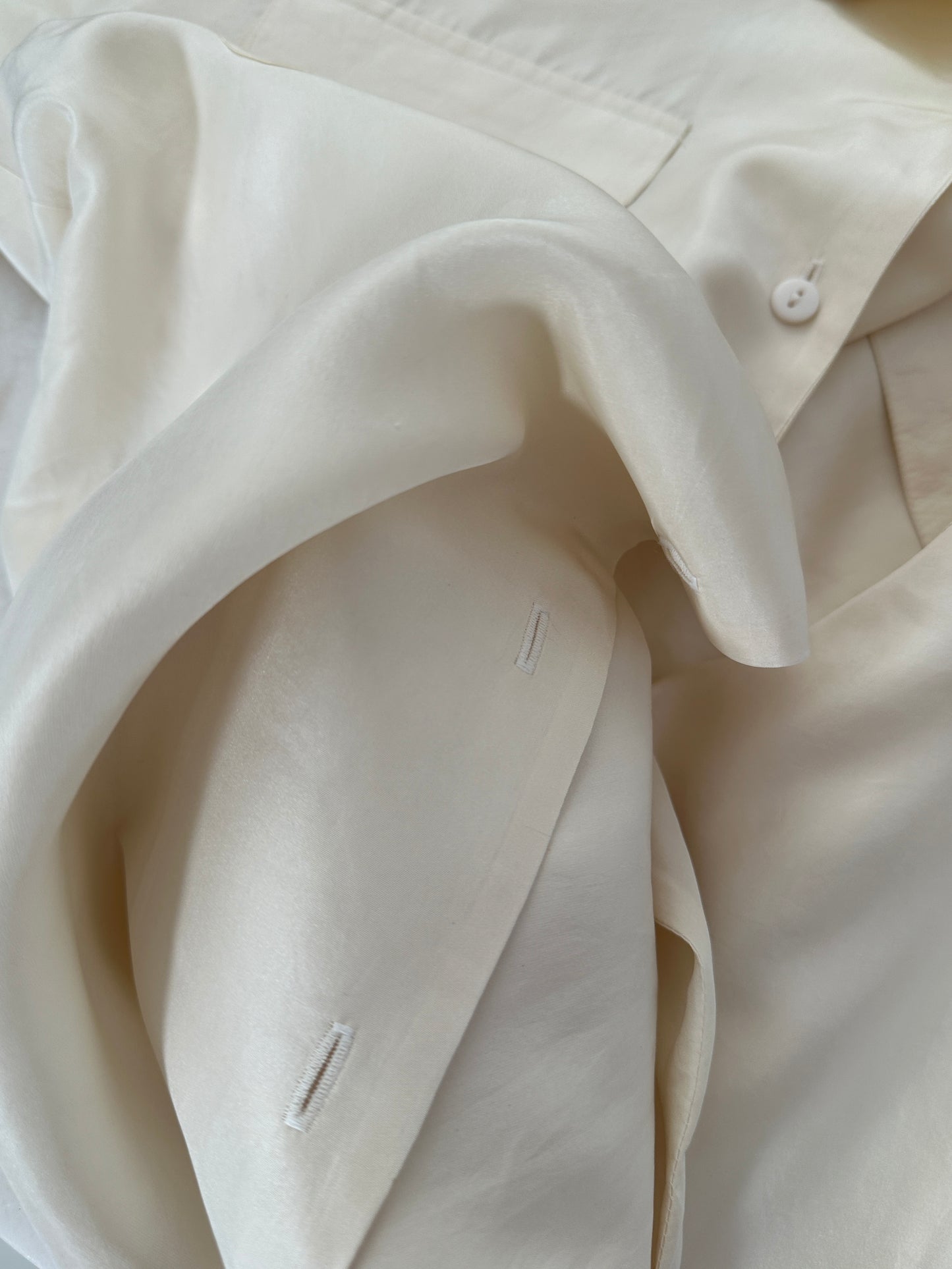Essential pure silk shirt