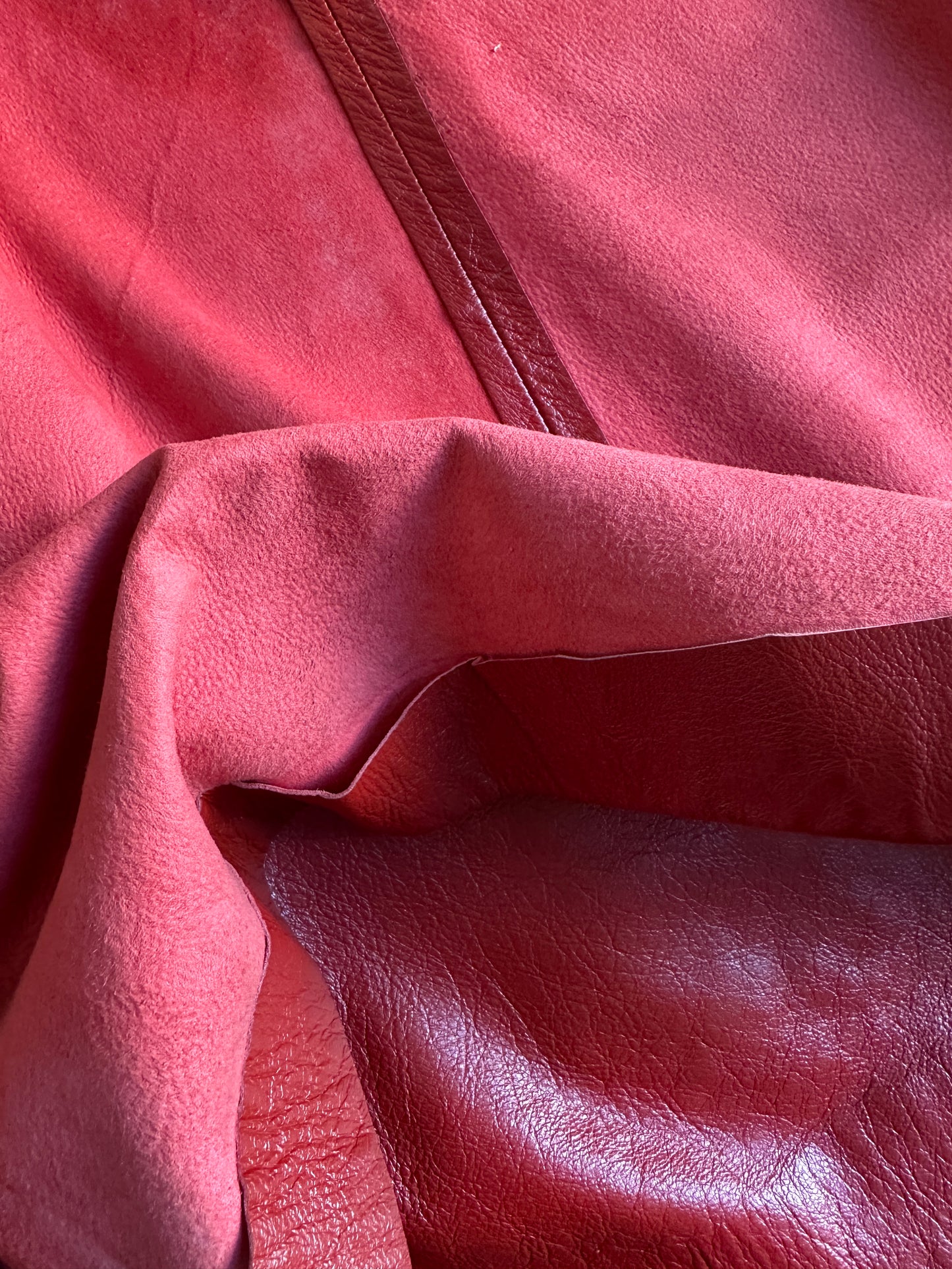 Cherry leather bermuda shorts