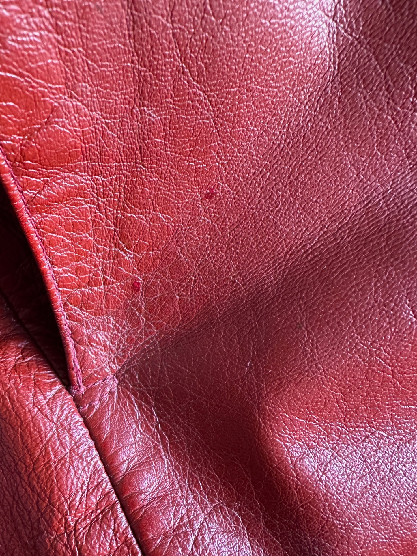 Cherry leather bermuda shorts