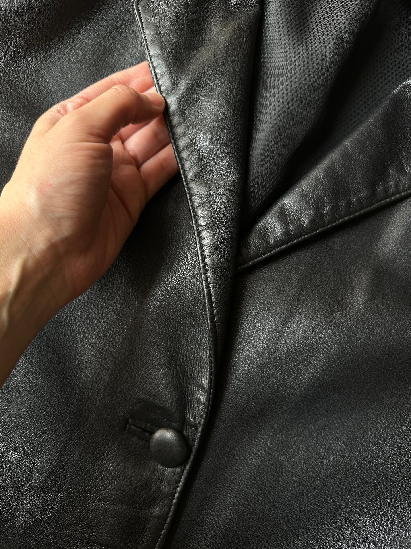 Slim fit vintage leather blazer