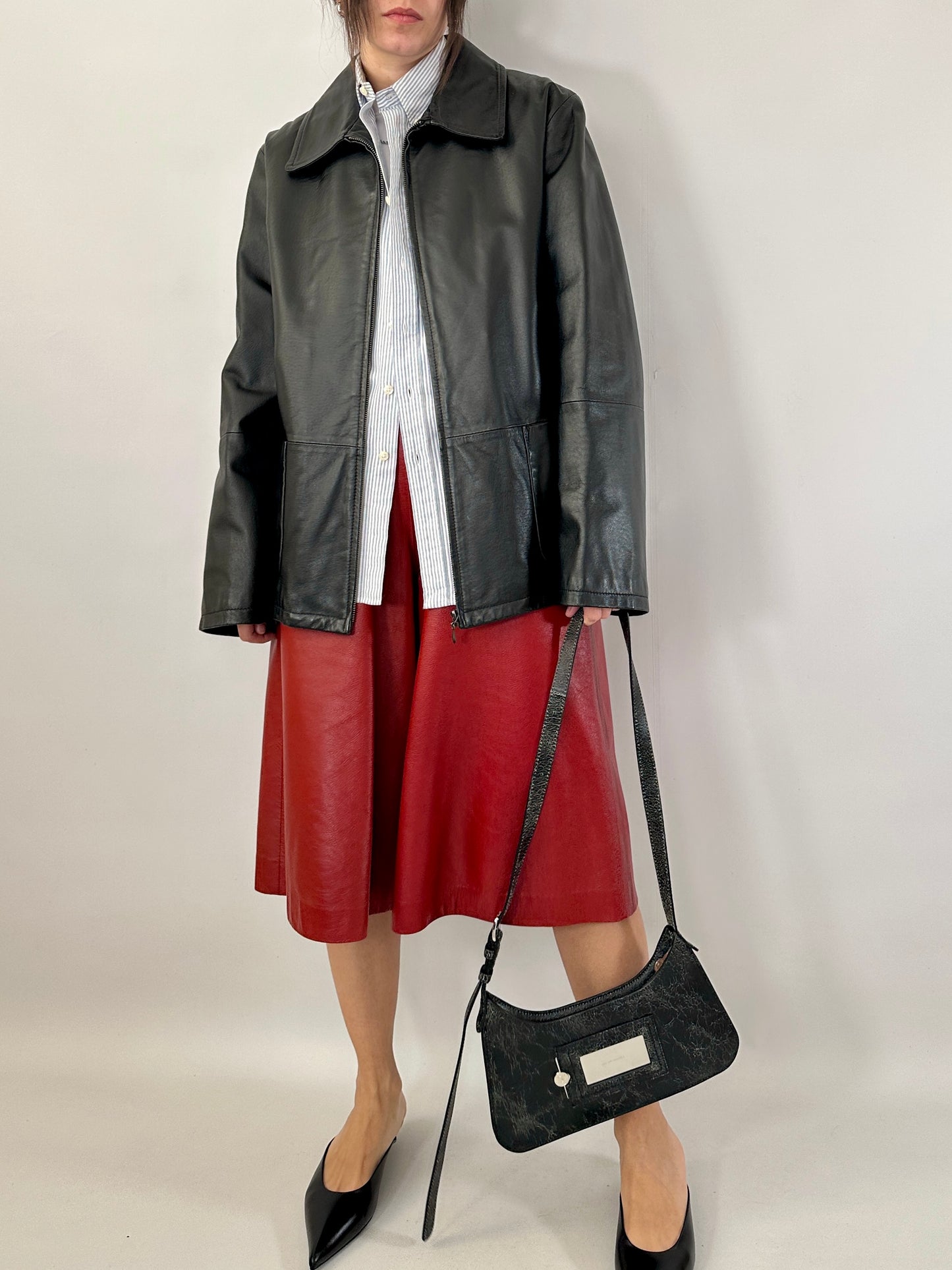 Cherry leather bermuda shorts