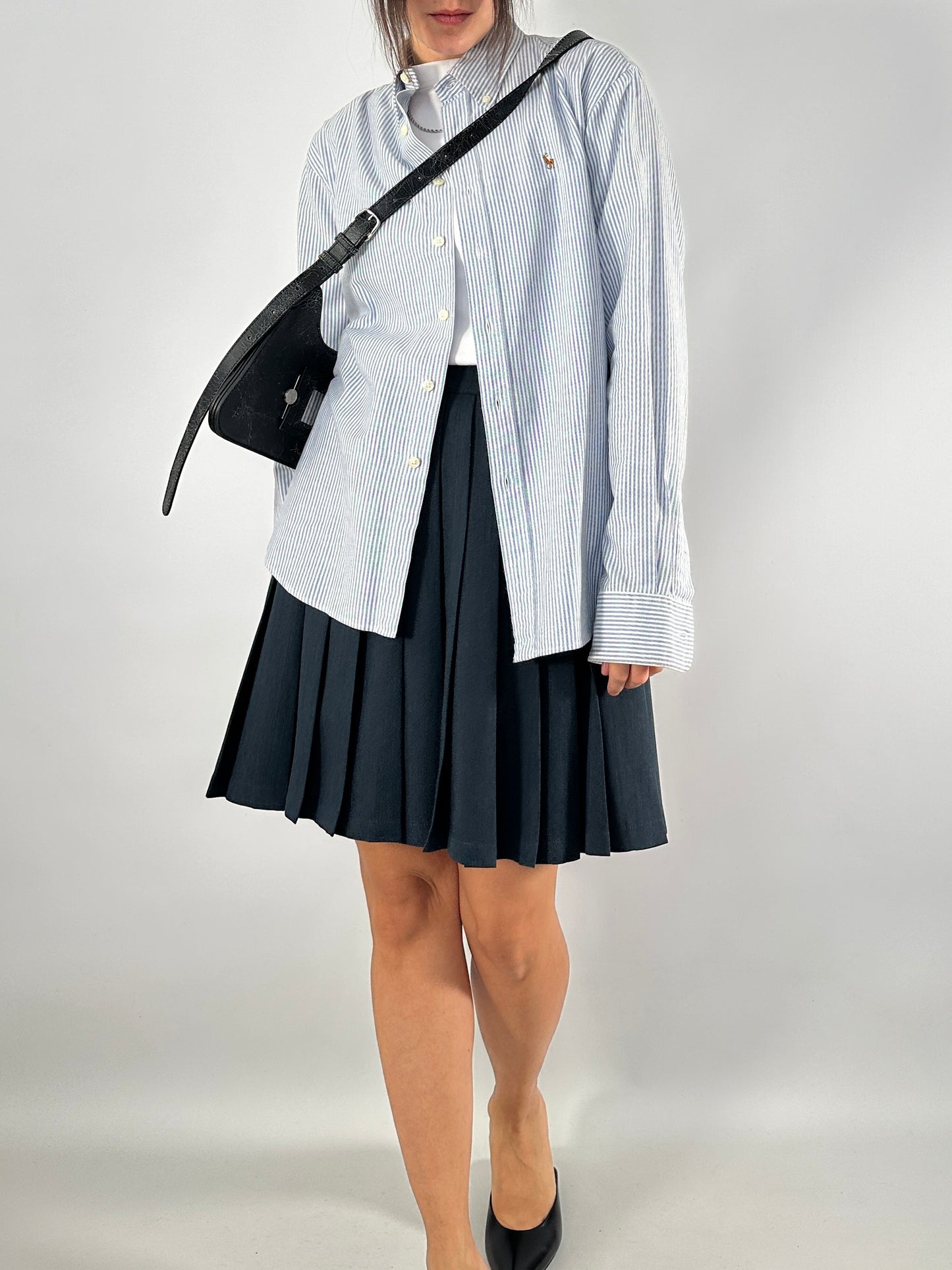 Vintage pleated blue skirt