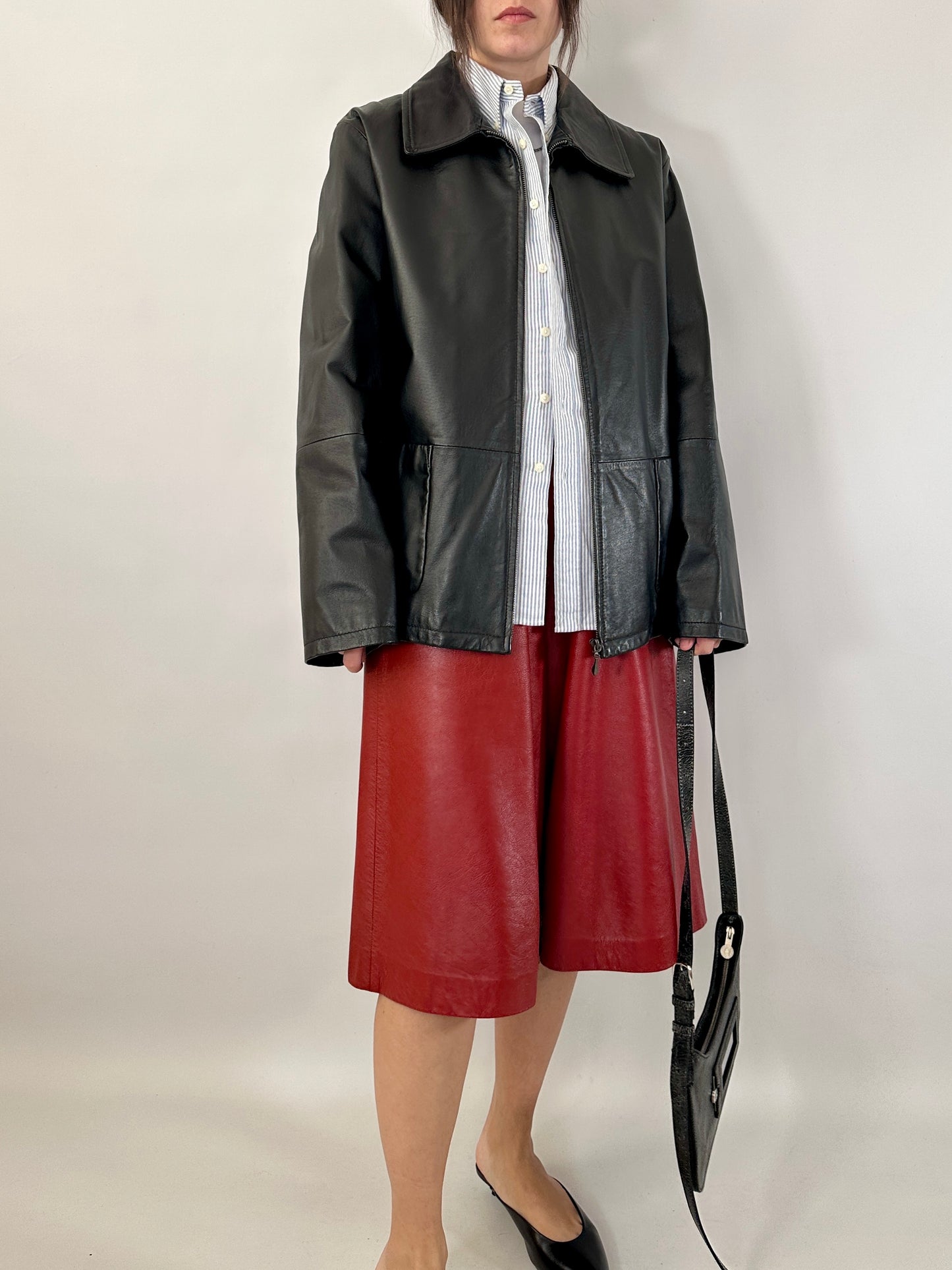 Cherry leather bermuda shorts