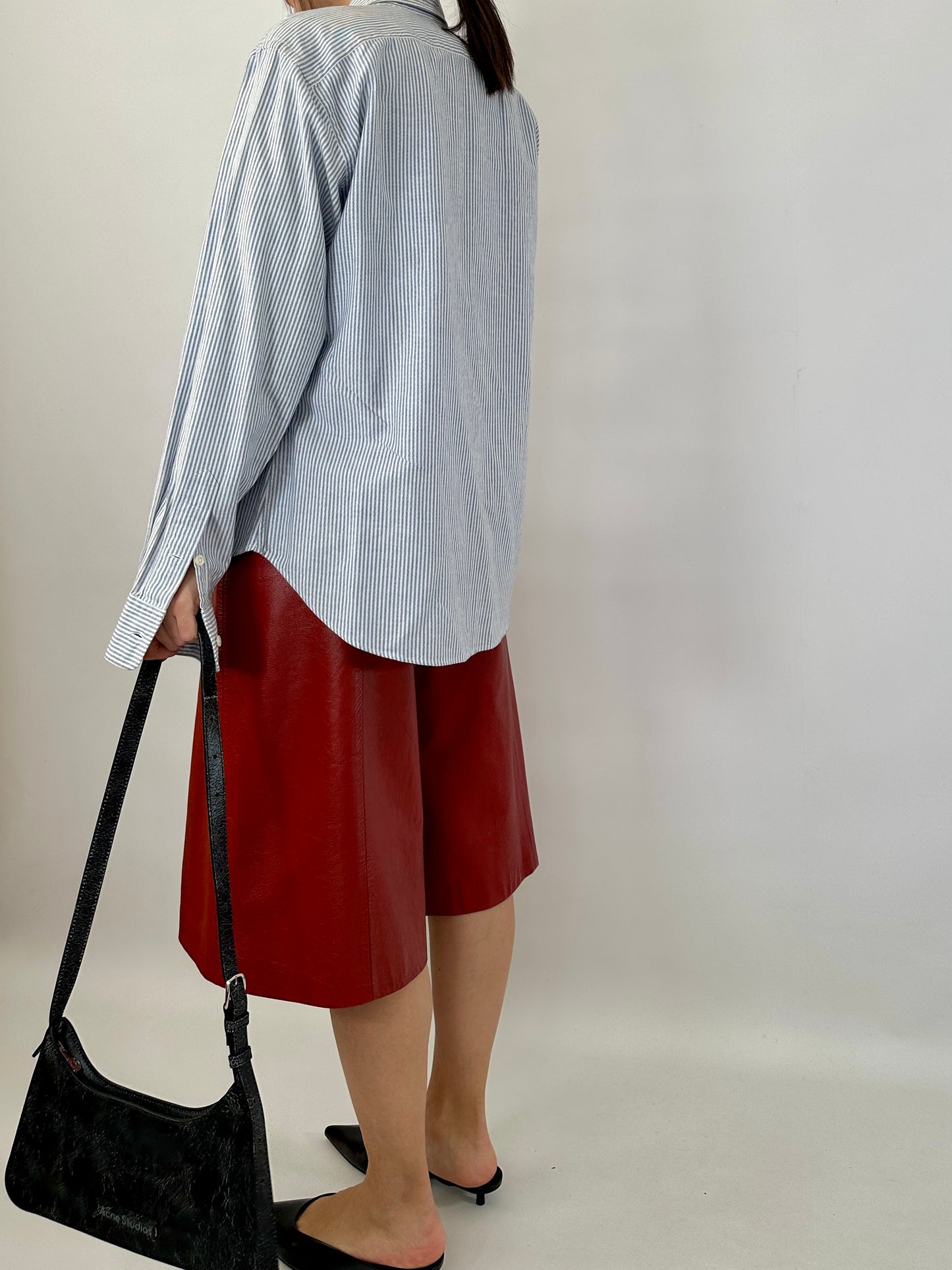 Cherry leather bermuda shorts