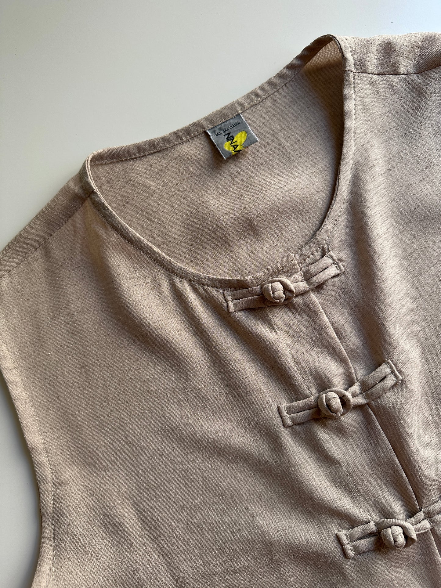Long Frog Closure Top
