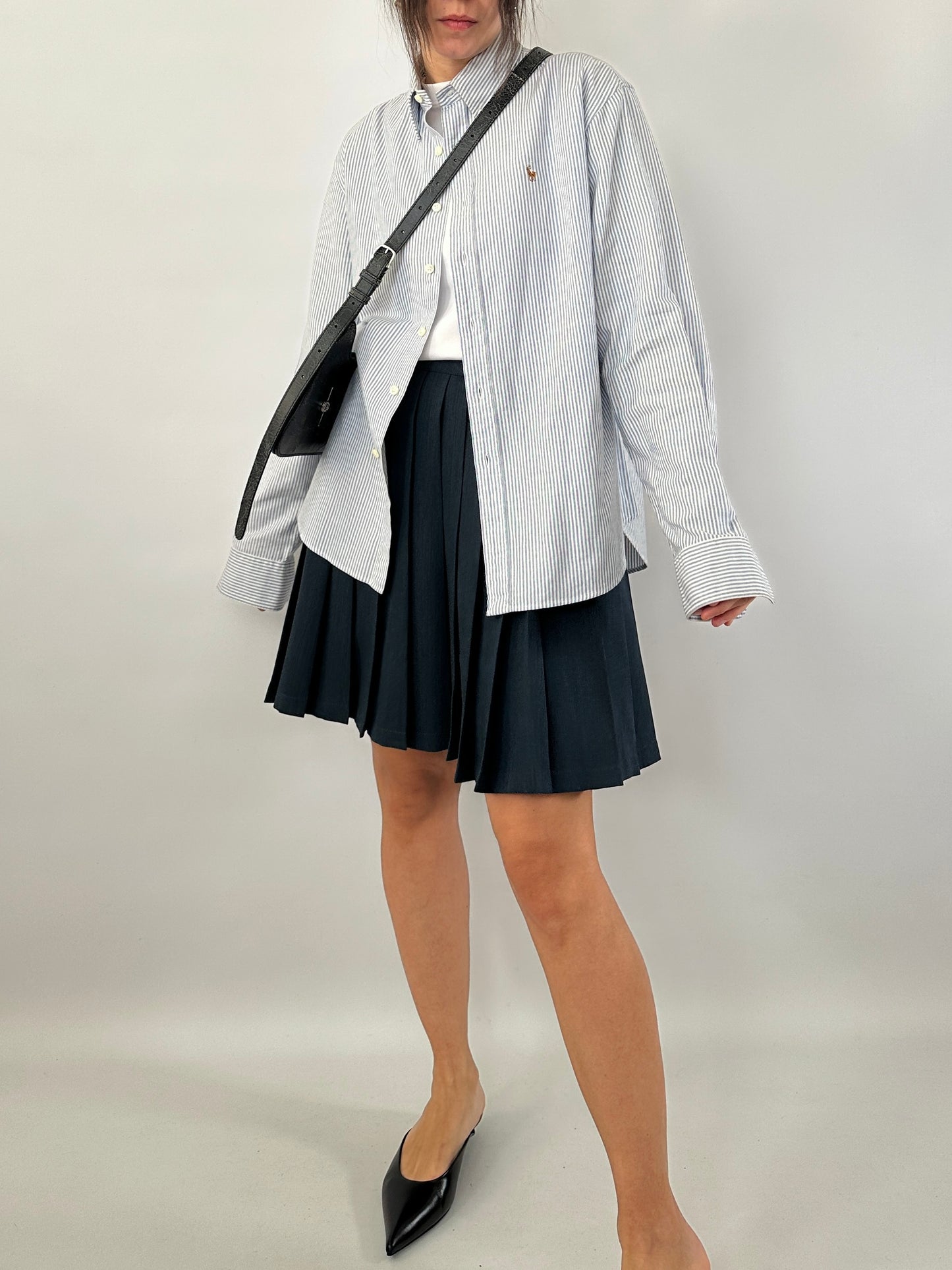 Vintage pleated blue skirt