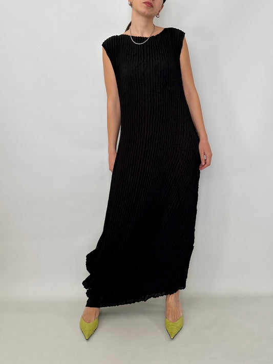 Black crinkled maxi dress