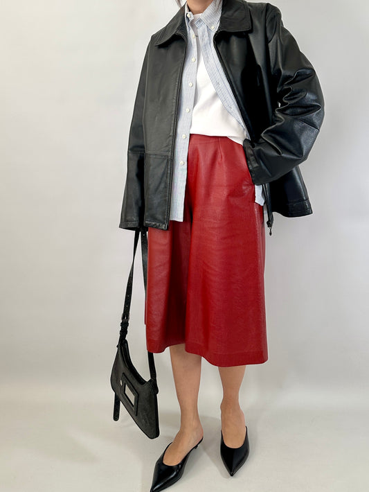 Cherry leather bermuda shorts