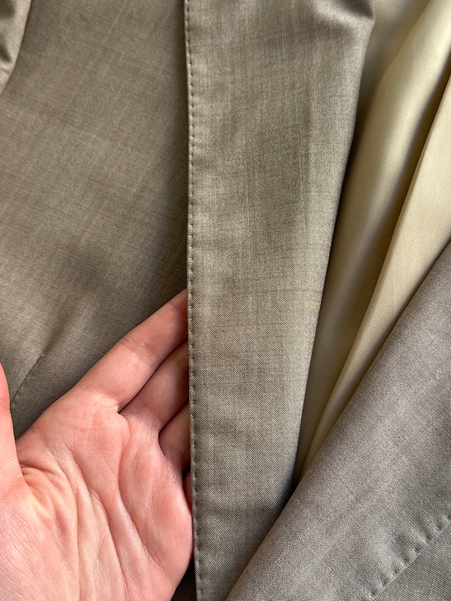 Lightweight Wool Tailored Blazer