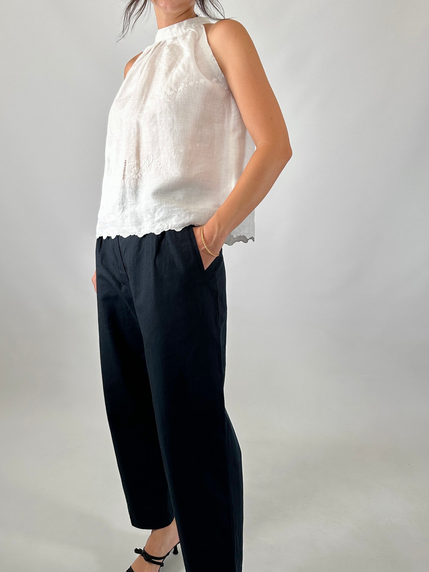 Barrel fit linen and cotton trousers