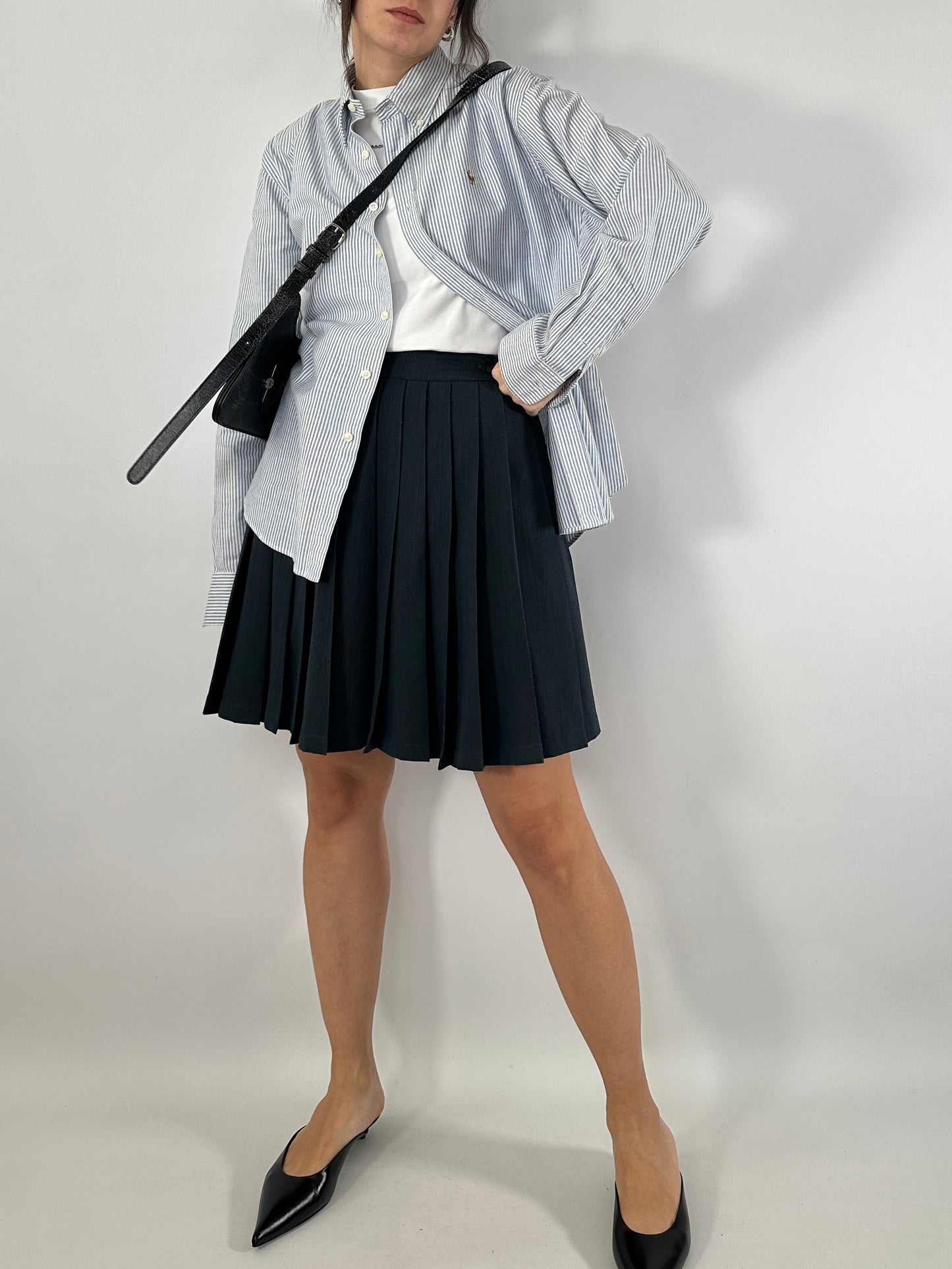 Vintage pleated blue skirt