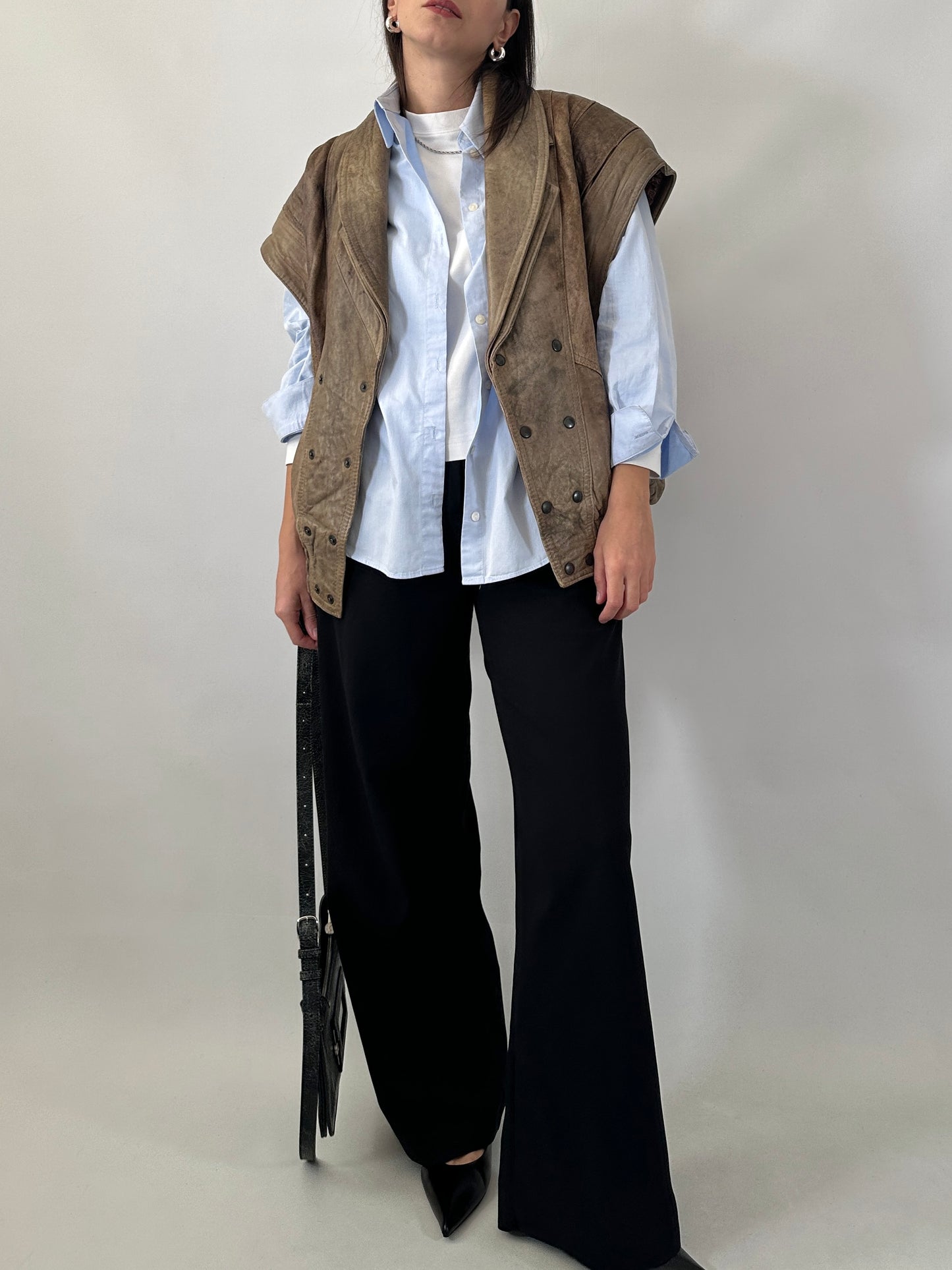 80s bomber jacket in distressed leather