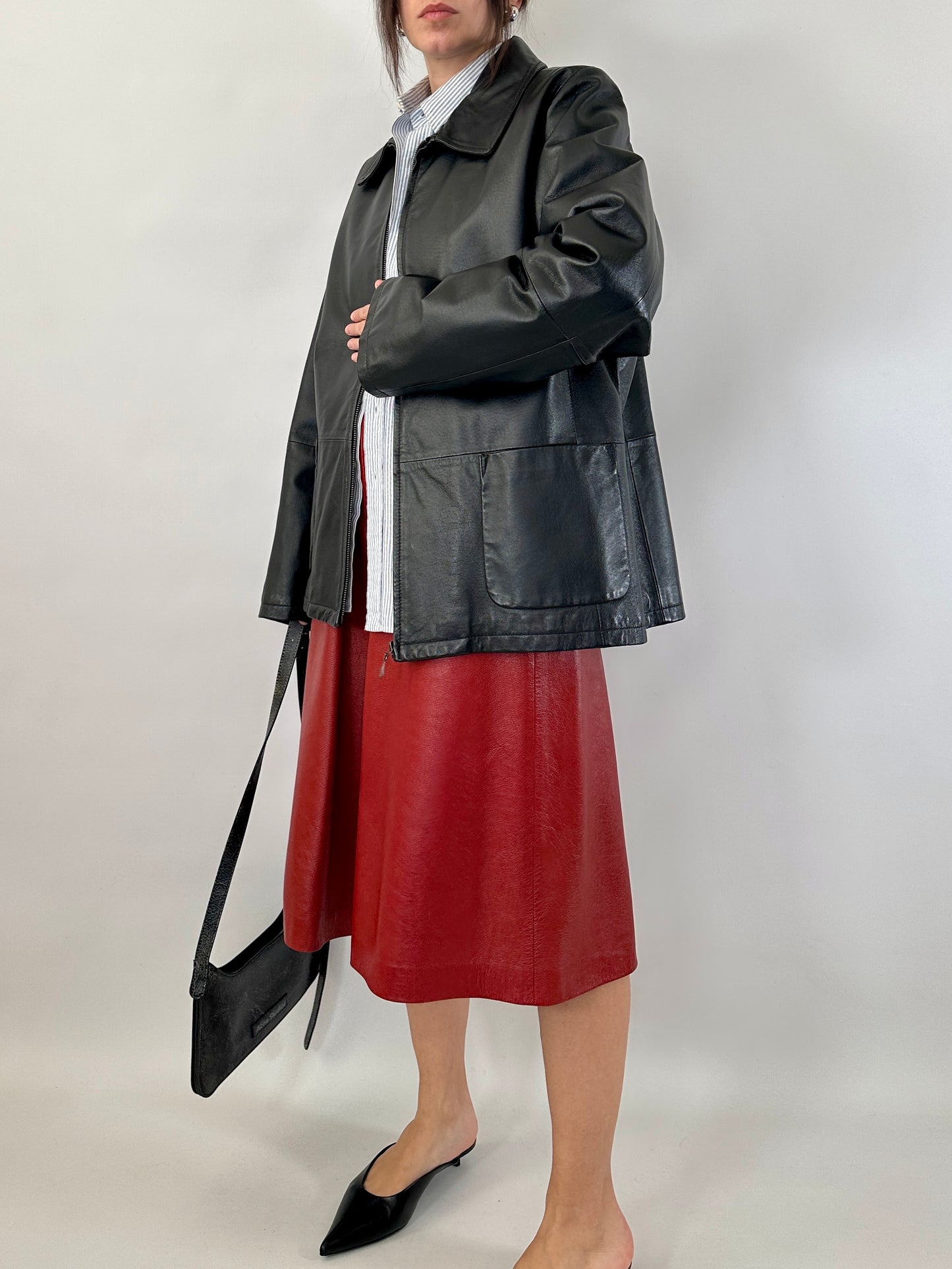 Cherry leather bermuda shorts