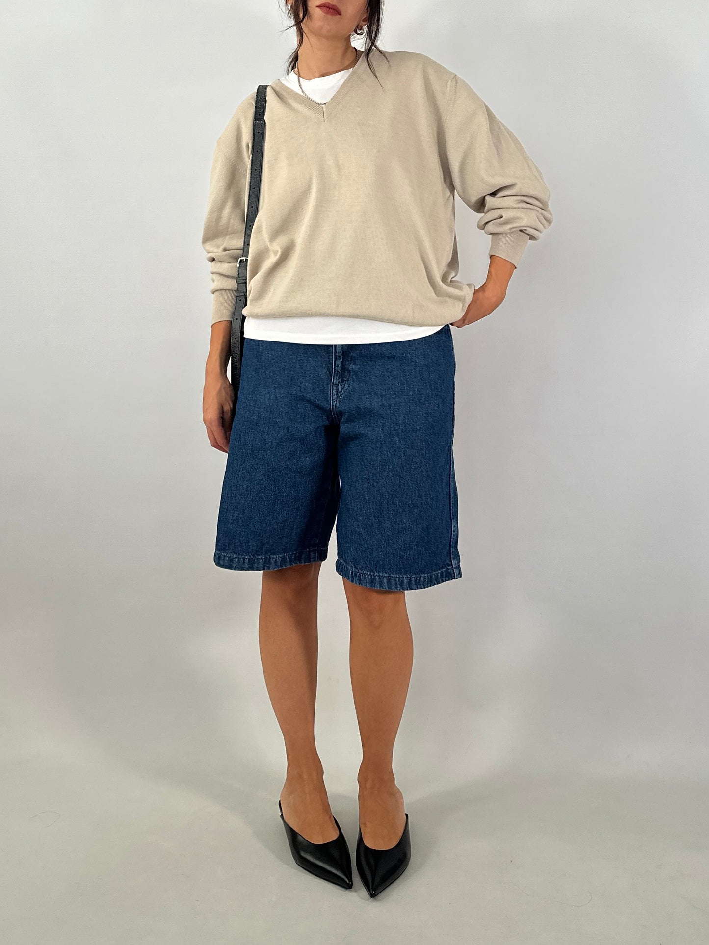 Essential V-neck sweater