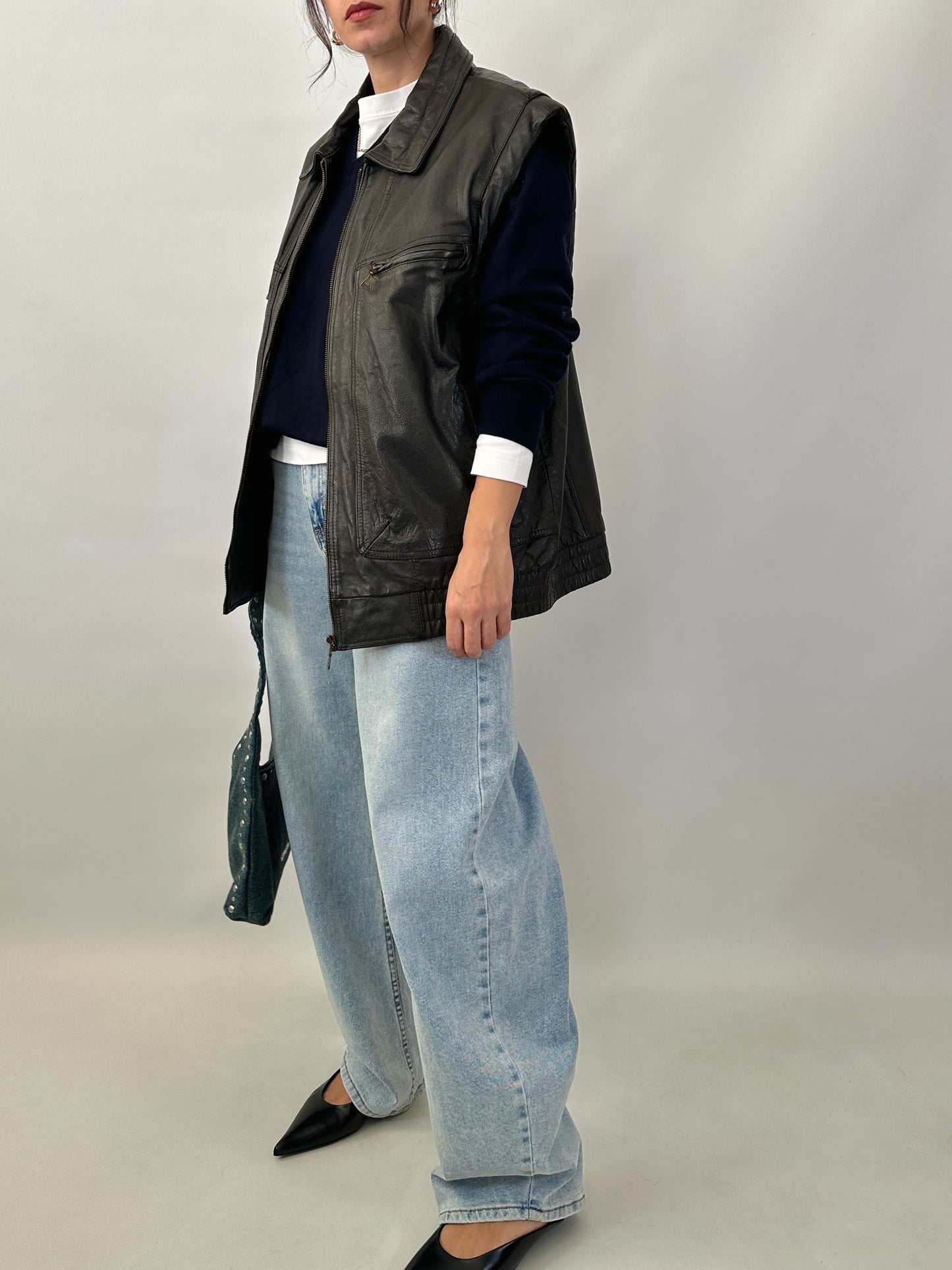 Sleeveless real leather jacket