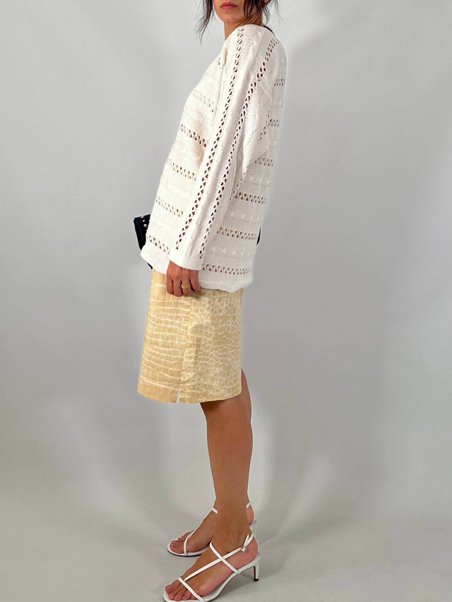 Open-knit V neck sweater