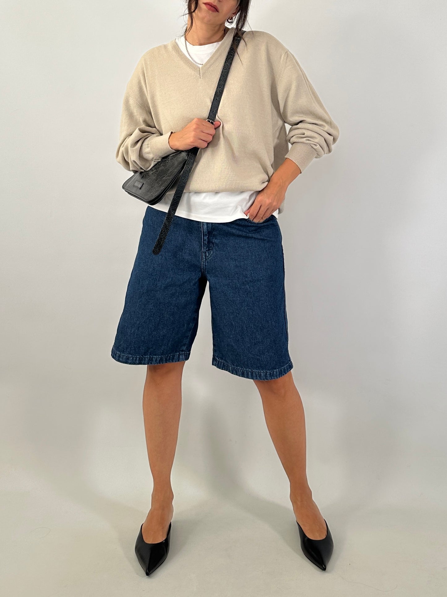 Essential V-neck sweater