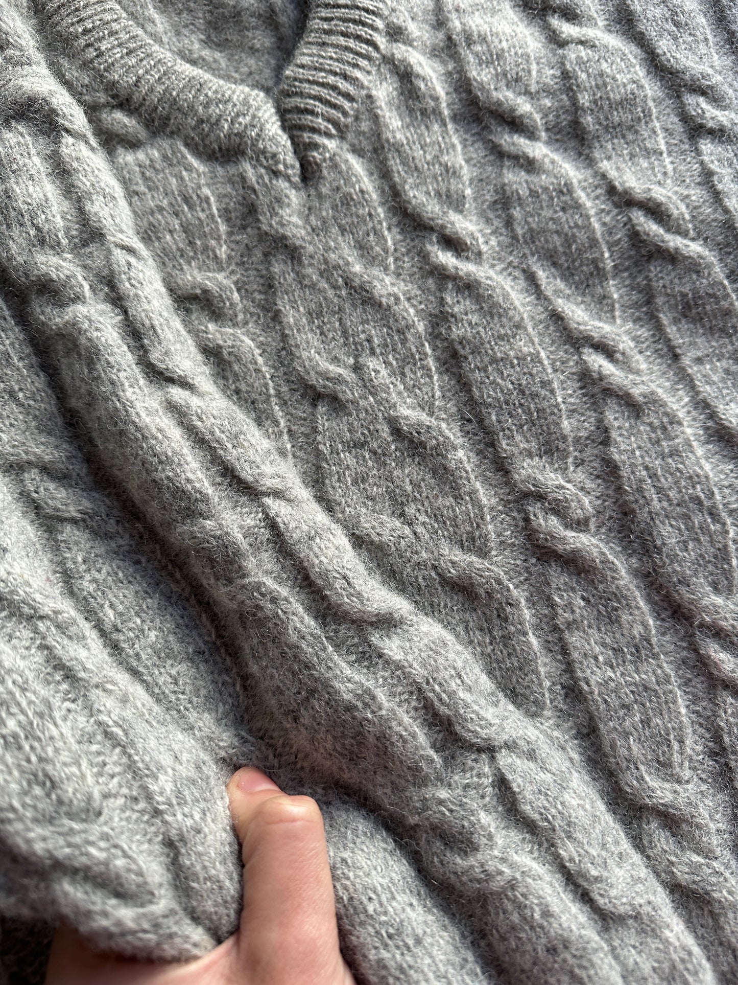 Essential Cable-Knit Shetland Wool Sweater
