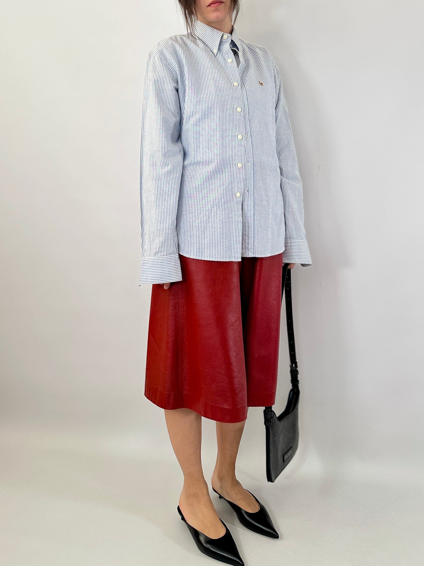 Cherry leather bermuda shorts