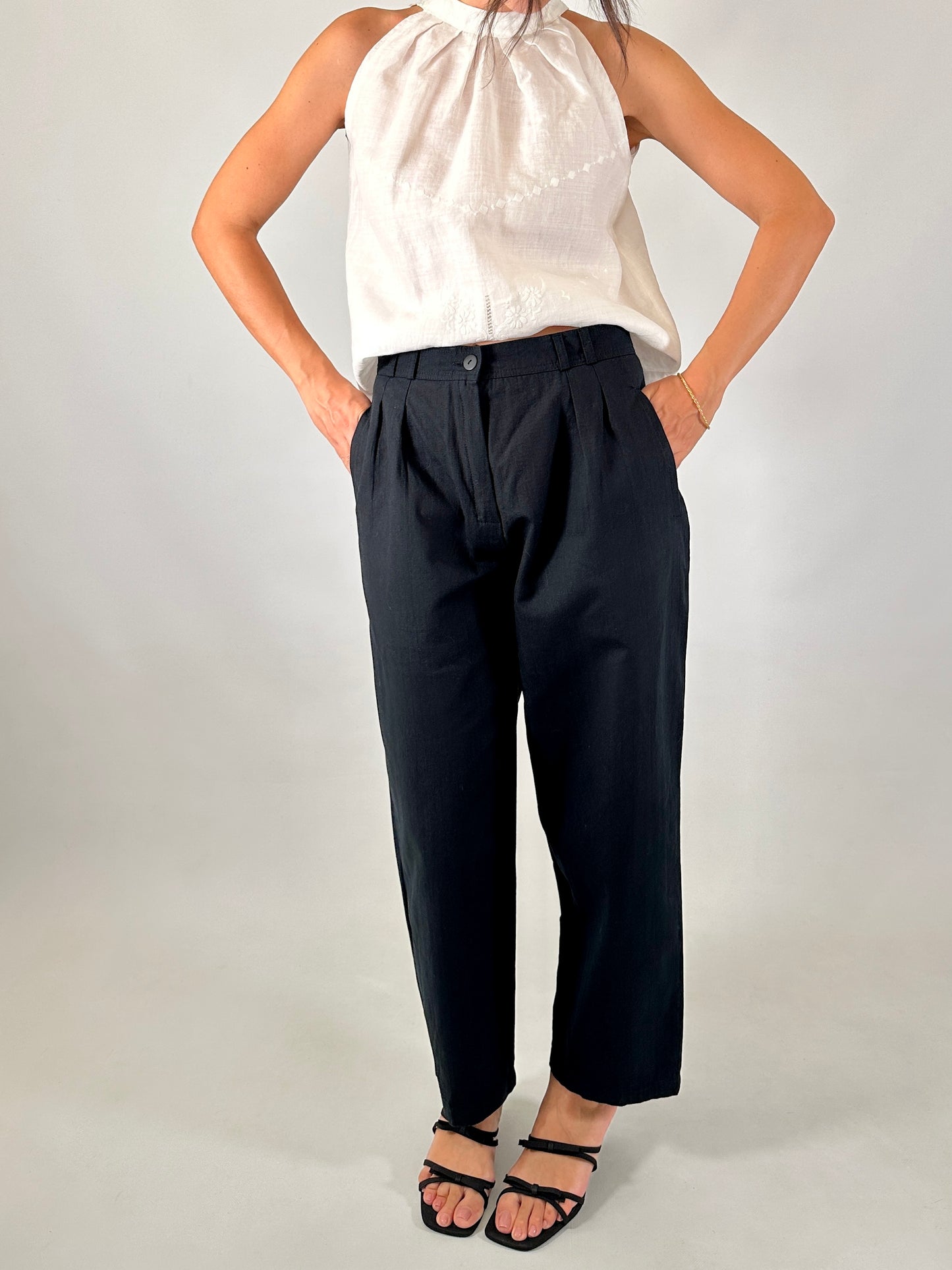 Barrel fit linen and cotton trousers