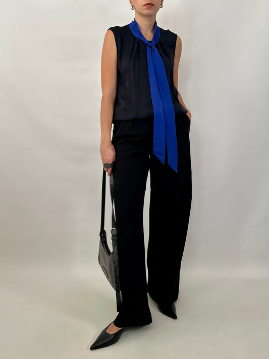 Silk sleeveless shirt with bow