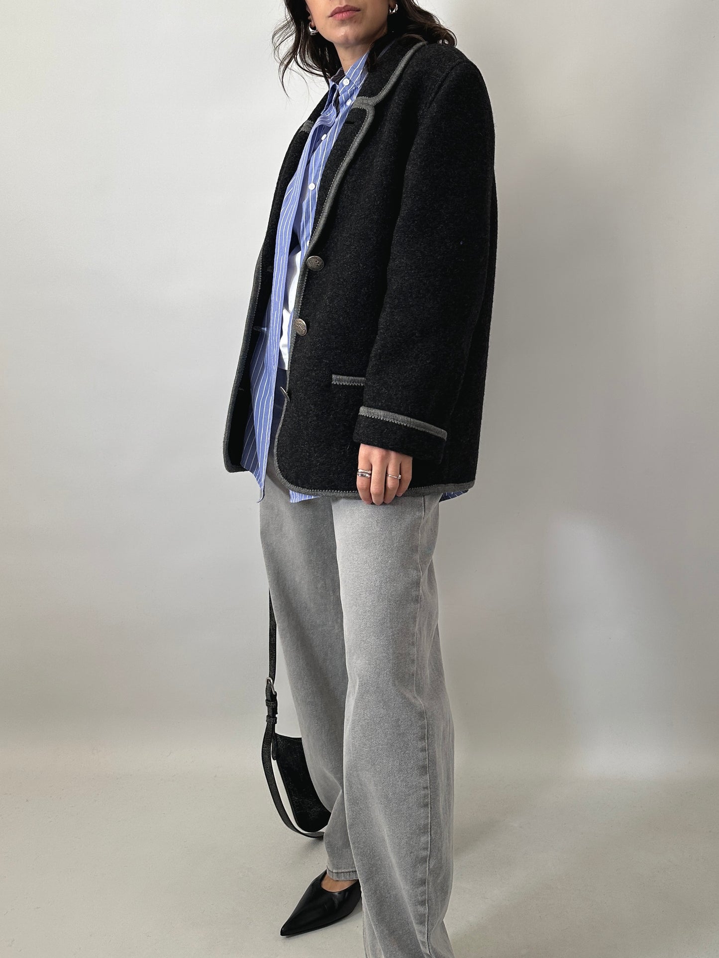 Gray wool felt jacket with contrast details