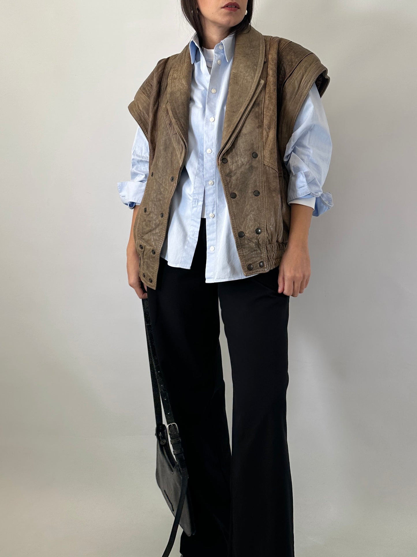 80s bomber jacket in distressed leather